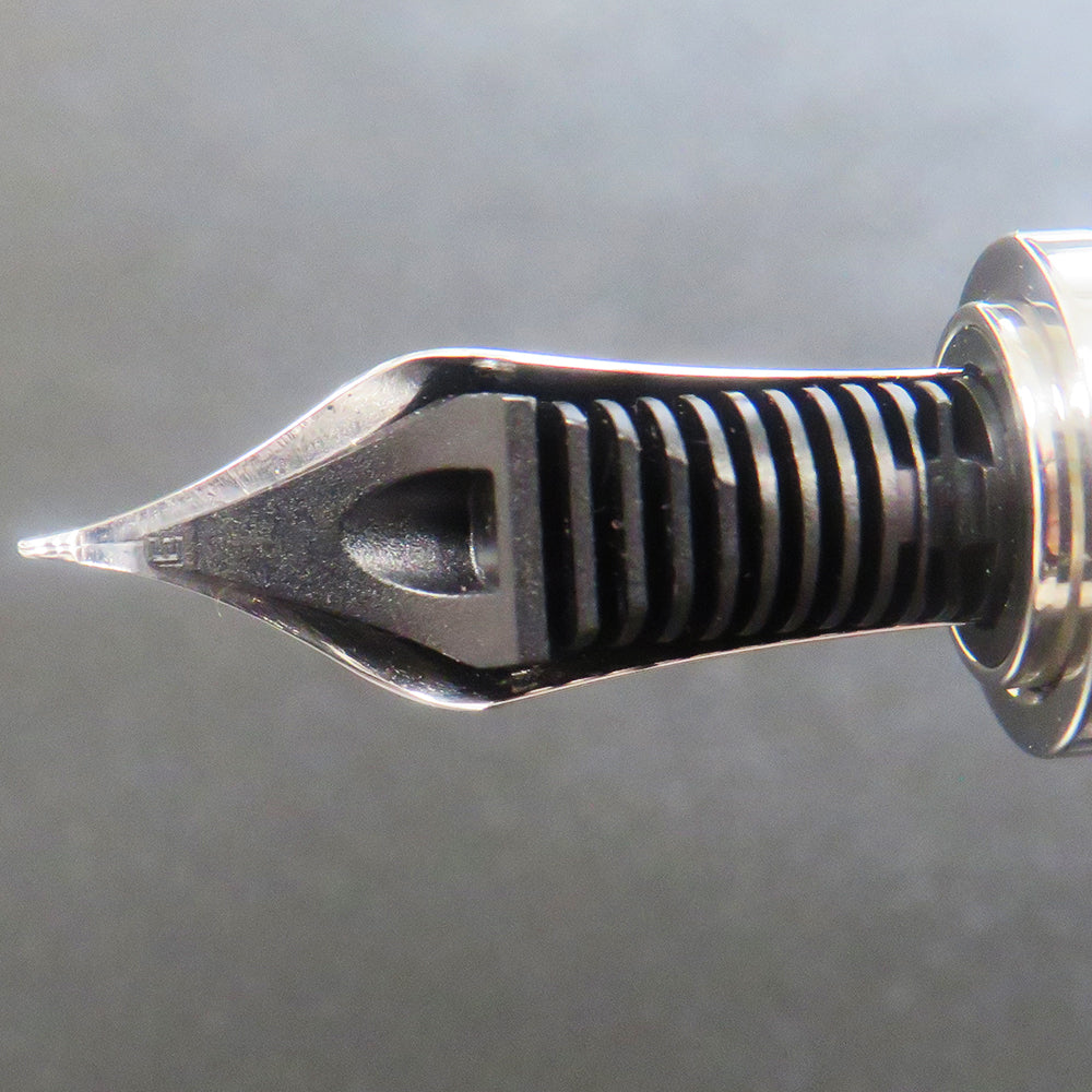 Boheme Diamond Bleue Fountain Pen (M) UNINKED